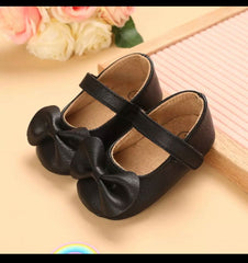 Butterfly bow shoes