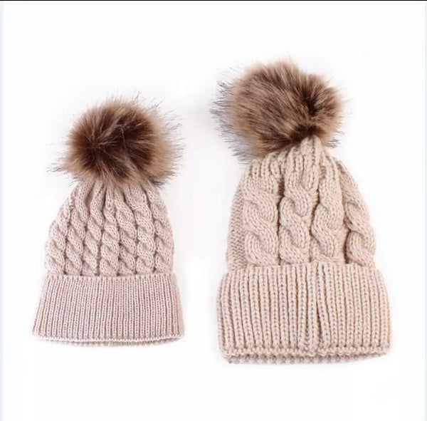 Single pom pom cap mother and kid set