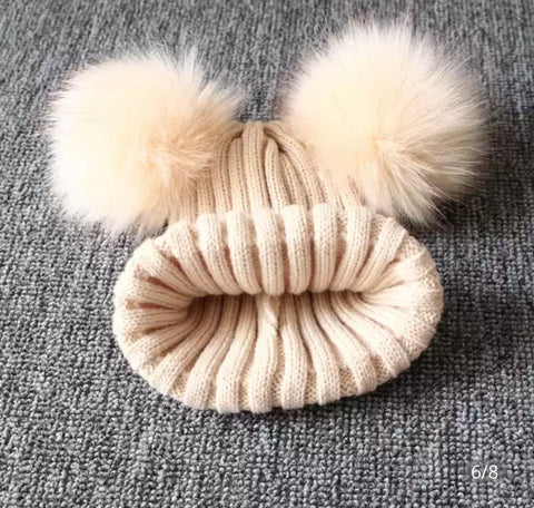 Knitted neck roll set