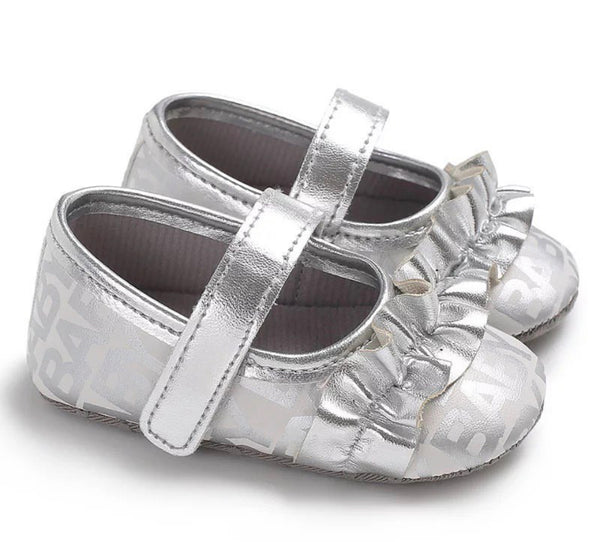 Frill shoes