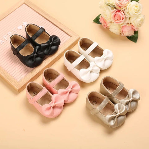 Butterfly bow shoes