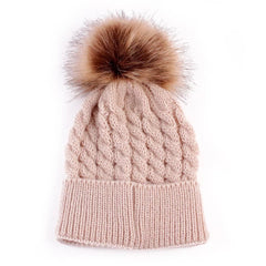 Single pompom cap
