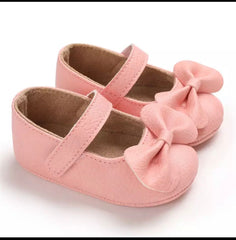 Butterfly bow shoes