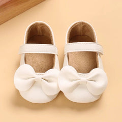 Butterfly bow shoes