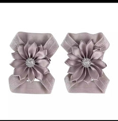 Flower stone barefoot