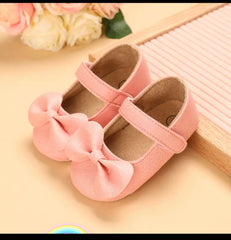 Butterfly bow shoes