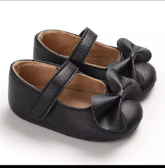 Butterfly bow shoes
