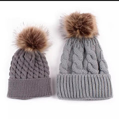 Single pom pom cap mother and kid set