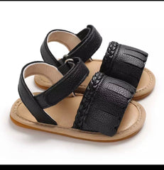 Leather fring Sandal