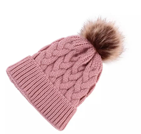 Single pompom cap