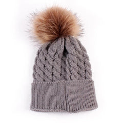 Single pompom cap