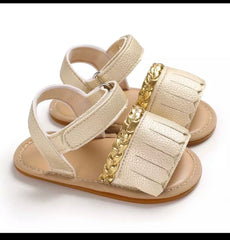 Leather fring Sandal