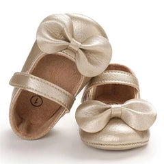Butterfly bow shoes