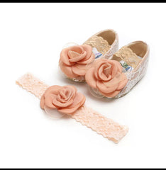Lace flower shoe with band
