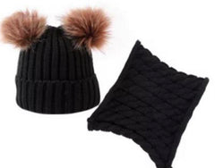 Double pompom with neck-roll